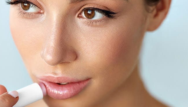 Inilah Rekomendasi Serum Bibir Lokal Terbaik